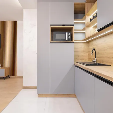 Lägenhet Dark Blue With Parking And Furnished Balcony In By Renters