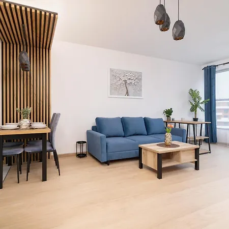Dark Blue With Parking And Furnished Balcony In By Renters Lägenhet
